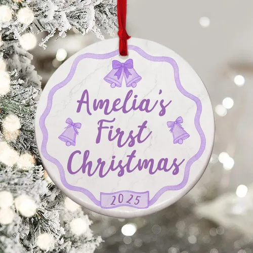 Vista 2 de Adorno personalizado de cerámica para la primera Navidad del bebé 2025 – Recuerdo navideño de copo de nieve personalizado con nombre, nuevo adorno
