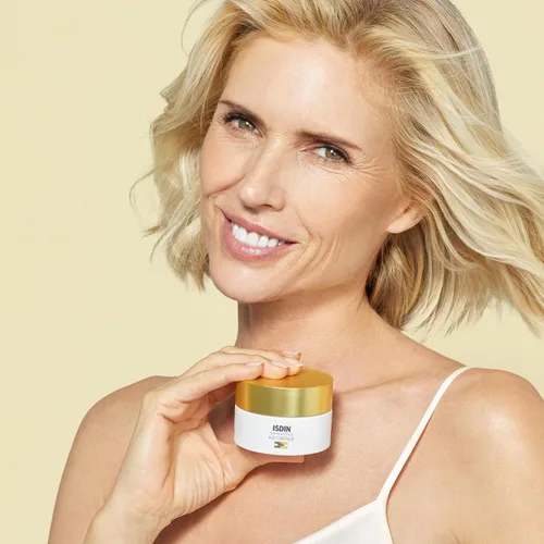 Vista 2 de ISDIN Isdinceutics Age Contour Crema reafirmante y rejuvenecedora - Hidratante facial con niacinamida. Reduce visiblemente las arrugas, 18.1 onzas.