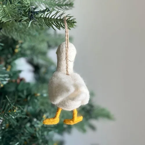Vista 2 de Adorno navideño de pato blanco hecho a mano, decoración navideña apta para niños, lindo adorno de pato para colgar en el árbol, adorno festivo