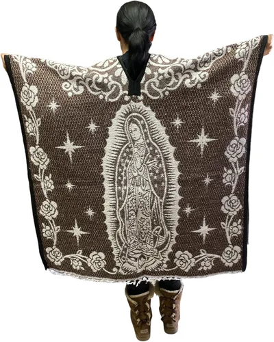 Vista 2 de Marrón, Poncho Virgen de Guadalupe, Our Lady of Guadalupe, poncho mexicano, primera calidad, unisex, talla única, fabricado en México, poncho