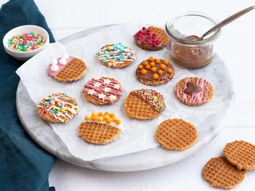 Vista 6 de DAELMANS Stroopwafels, gofres holandeses tostados suaves, caramelo, aperitivo de oficina, regreso a clases, tamaño mini, lácteos kosher, auténtico