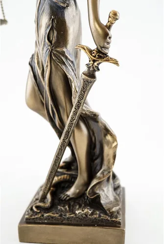Vista 7 de Top Collection Estatua de La Justicia con acabado en bronce de 12.5 pulgadas