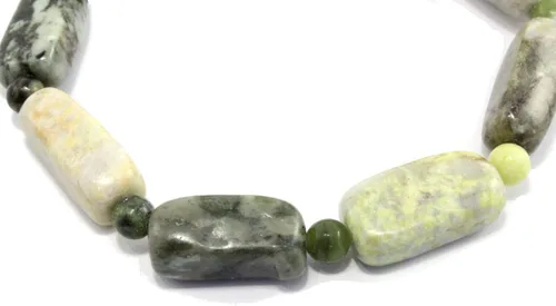 Vista 3 de Connemara - Pulsera de cuentas de mármol con mensaje y cuentas de piedra verde, regalo de cumpleaños