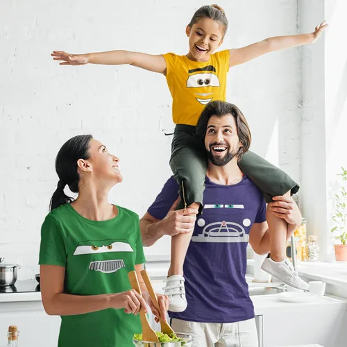 Vista 3 de Camisetas familiares personalizadas a juego con contorno de cara de auto, camisetas de cumpleaños personalizadas para automóvil, Sally - TheKing