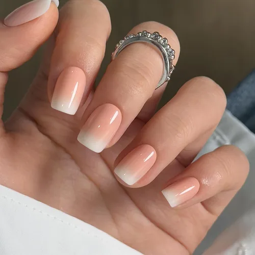 Vista 3 de CurvLife - Uñas postizas cuadradas cortas a presión, color blanco brillante Cuadrado Gradiente Blanco
