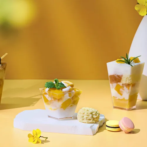 Vista 7 de JOLLY CHEF Paquete de 100 mini tazas cuadradas de postre de 2 onzas con cucharas, taza de plástico transparente para aperitivos de parfait, cuenco