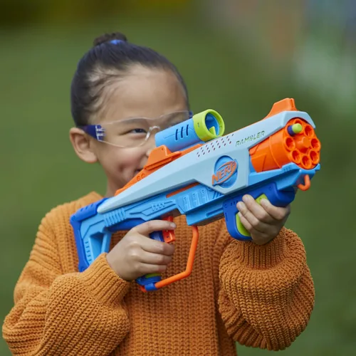 Vista 8 de Elite Junior Rookie Pack, lanzador de espuma de juguete fácil de jugar, 32 dardos Nerf Elite, 4 objetivos, Nerf Blasters para juegos al aire libre