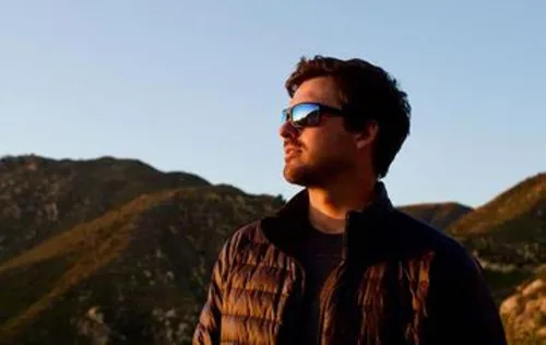 Vista 4 de Revo Gafas de sol Rebel x Bear Grylls Lente polarizada para hombre con marco rectangular