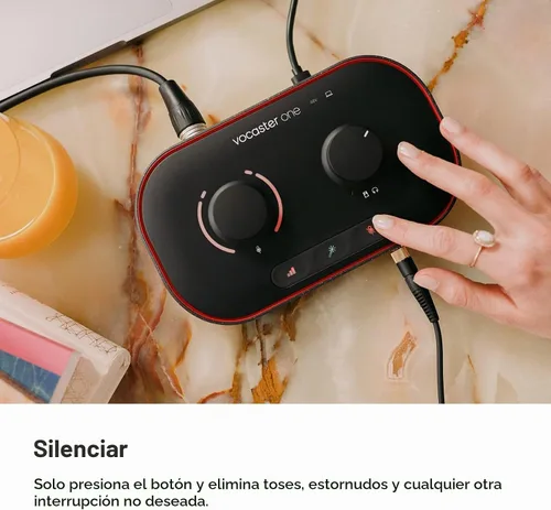 Vista 7 de Focusrite Vocaster One — Interfaz de podcasting para grabación como creador en solitario. Utilice ganancia automática, mejora y silencio