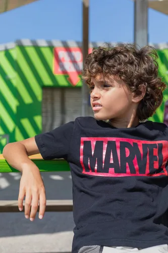 Vista 3 de Marvel Camiseta metálica Avengers para niños pequeños y grandes, plateado