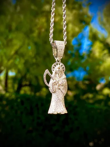 Vista 2 de Shop-iGold Iced Santa Muerte Hombres Mujeres 925 Italia Colgante de plata helada Ice Out de acero inoxidable real 0.118in cuerda cadena, Mans