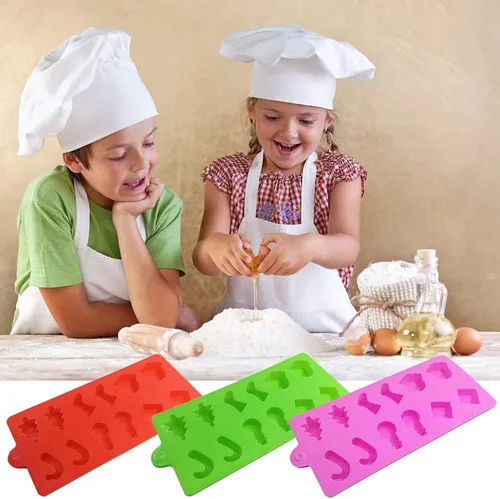 Vista 9 de YuCool Paquete de 3 moldes de silicona de Navidad para chocolate y caramelos, pequeños moldes de silicona para hornear – rojo, verde, rosa