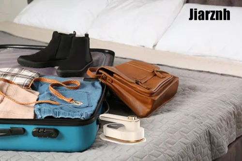 Vista 4 de Mini plancha de mano portátil, plancha de vapor giratoria de 180°, soporte de mini máquina de planchar para familia, viajes y regalos (blanco)