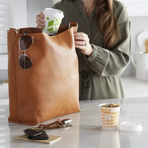 Vista 4 de Dixie To Go Snack Cups con tapas, tamaño de viaje de 10 onzas, 24 vasos de papel desechables