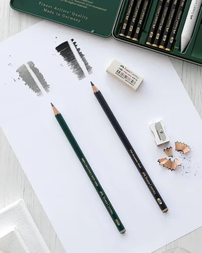 Vista 3 de Faber-Castell 3 Lápices de Grafito Mate Pitt en Lata - 10B, 12B, 14B - Lápices de Grafito Negro Mate