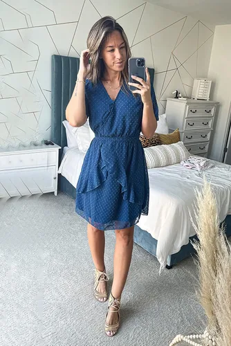 Vista 3 de BTFBM Vestido corto de manga corta con cuello en V y estampado de lunares suizos cintura alta acampanado dobladillo con volantes cinturón liso