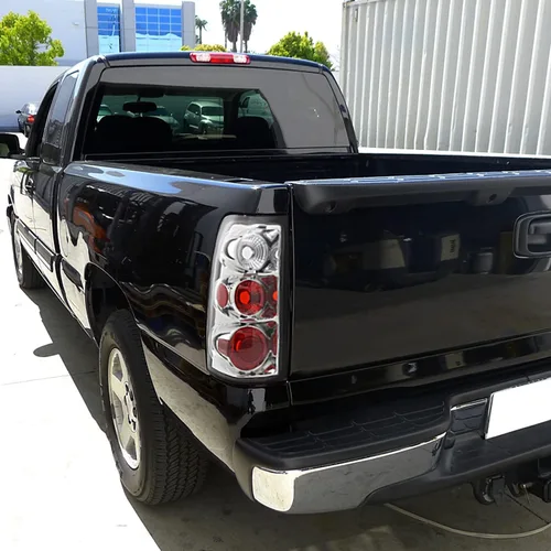 Vista 2 de Chevy Silverado 1500 2500 3500 Luces traseras y laterales, Plateado
