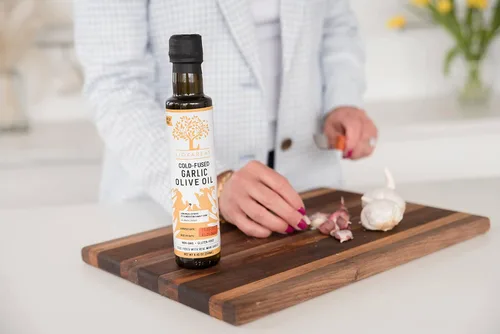Vista 4 de Liokareas Aceite de oliva de ajo - Griego - Orgánico - Sin OMG - Sin gluten - Paleo - Keto - Fuente única - Primero prensado - Sin sabor artificial