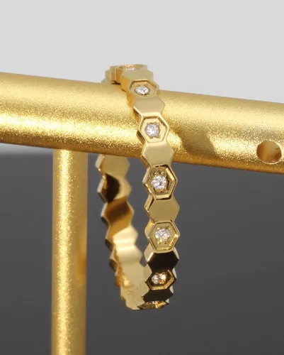 Vista 4 de Blue Luna Anillo apilable de circonita cúbica chapada en oro de 18 quilates para mujer