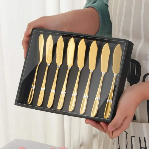Vista 2 de Buyer Star Juego de 8 cuchillos de mantequilla, juego de esparcidor de queso dorado de acero inoxidable 18/10 en caja de regalo negra para fiestas