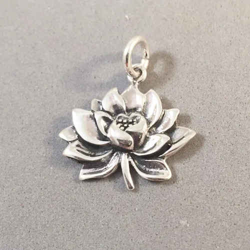 Vista 2 de Abalorio de plata de ley 925 con diseño de flor japonesa de loto