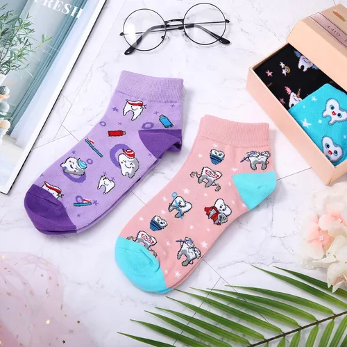 Vista 4 de Satinior 4 pares de calcetines dentales para enfermeras con dientes para mujeres, regalos de semana de enfermera, regalos de higienista dental