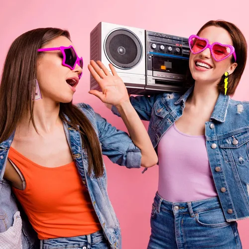Vista 7 de Hicarer 4 pares de aretes de los años 80 para mujer, aretes de neón de los años 90, joyería retro para fiesta brillante, disfraz de los años 80