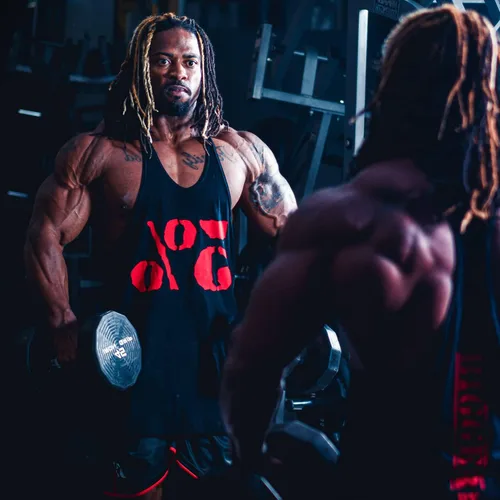 Vista 3 de 5%, Black Stringer Tank with Red Lettering