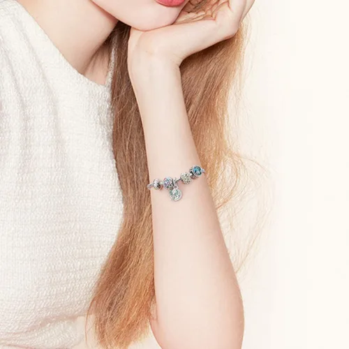 Vista 4 de FOREVER QUEEN Pulsera con dije de plata de ley 925, pulsera básica de cadena de serpiente para mujeres y niñas, pulsera de firma con cierre redondo