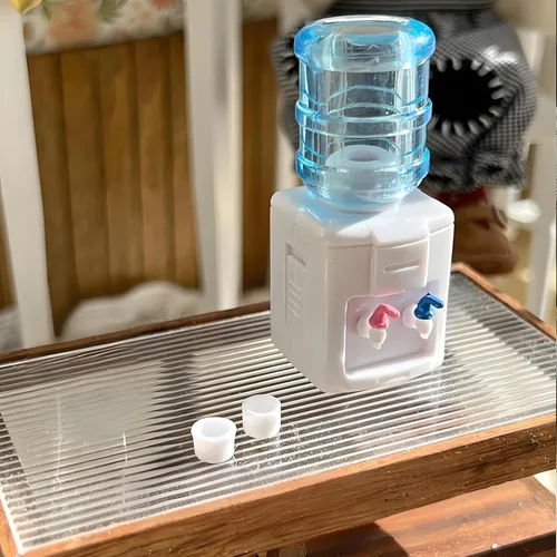 Vista 6 de Dispensador de agua en miniatura de diseño realista de 2.12 pulgadas con 2 tazas – Enfriador de agua de resina a escala 1:12/1:6 (azul/blanco) ideal