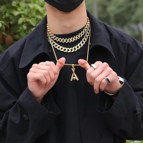 Vista 5 de Cadena helada para hombres CZ Béisbol y Bates de Béisbol Colgante Collar para hombres Anthletes Estilo Deportivo Hip Hop Punk Iced Out Joyería