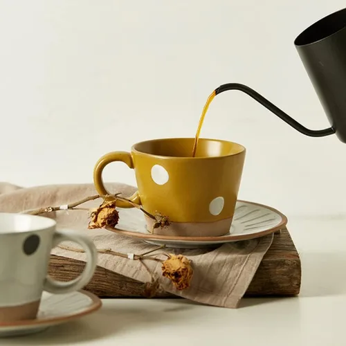 Vista 3 de Taza, taza de escritorio de café, taza de cerámica, taza de café retro, juego de platillos japoneses para el hogar, taza de desayuno de cerámica