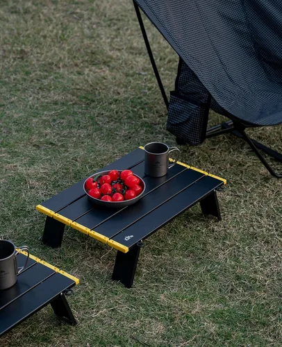 Vista 7 de iClimb - Mesa plegable ultraligera y compacta de mini playa y picnic de aluminio con bolsa de transporte, dos tamaños (negro - S)