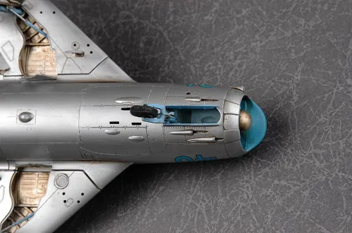Vista 10 de Hobby Boss MiG-17PF Fresco D Kit de construcción de modelo de avión