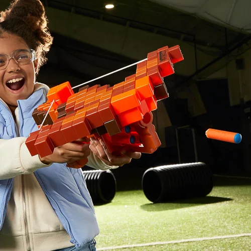 Vista 6 de Nerf Minecraft Pillager's Crossbow Dart Blaster, 6 N1 Darts Compatible Only with N1 Dart Blasters, 6 Dart Capacity, Ages 8+