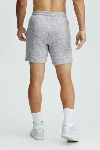 Vista 2 de Fabletics The Postgame - Pantalón corto para hombre, descanso, cintura elástica, ajuste holgado, casual, cómodo, forro polar acogedor