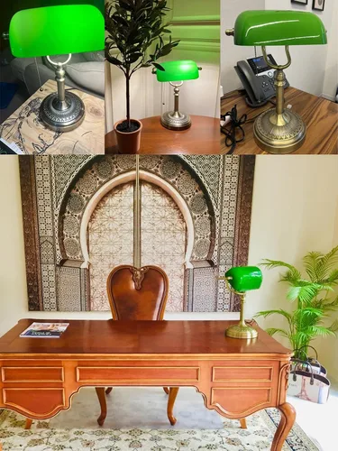 Vista 2 de Lámpara de escritorio de banqueros de vidrio verde con interruptor de cadena de tracción Enchufe en accesorio