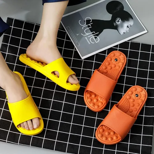 Vista 2 de MEHWSUR Pantuflas de masaje antideslizantes de acupresión y reflexología para interiores, sandalias antideslizantes para parejas, sandalias