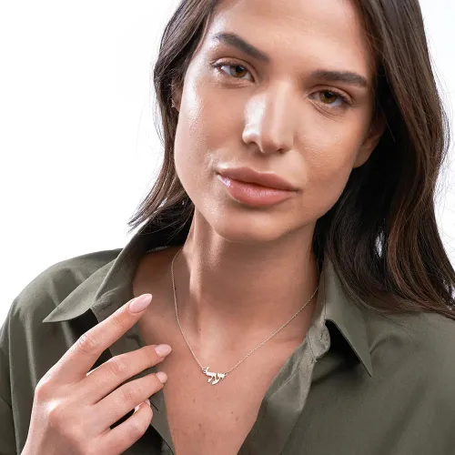 Vista 2 de MYKA - Collar con nombre hebreo personalizado, placa de identificación personalizada, regalo con letras judías para ella, él, hombres, mujeres