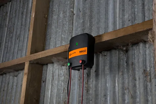 Vista 3 de Gallagher Cargador eléctrico para valla M800 Potencia hasta 90 millas / 520 acres de valla limpia 8.0 julios 110 V Energizador de valla