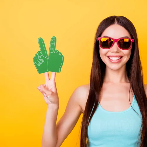 Vista 3 de Operitacx 12 piezas pequeñas de espuma con pompones, porristas y dedos, accesorios para fotos, recuerdos de fiesta deportiva para fiestas, eventos