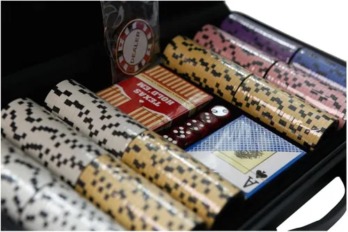 Vista 3 de THUNDERBAY Juego de fichas de póquer compuesto de arcilla de 10.58 oz de 0.48 oz con estuche de aluminio, dos barajas de cartas, un botón