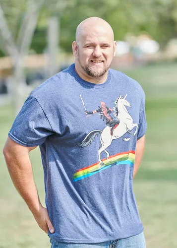 Vista 4 de Marvel Deadpool Riding A Unicorn On A Rainbow Camiseta, Arco iris