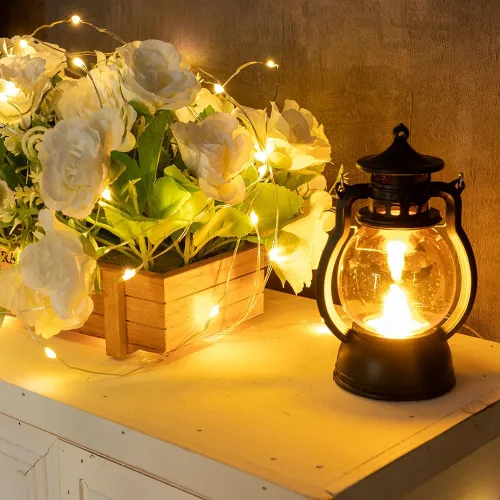 Vista 4 de Paquete de 2 luces de hadas enchufables de 100 pies, 300 LED, impermeables, alambre plateado, luces LED parpadeantes con control remoto para sala