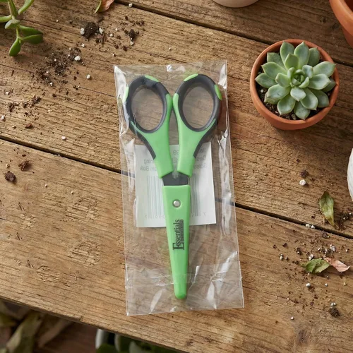 Vista 5 de Essentials by Leisure Arts Tijeras de corte de 5 pulgadas con funda protectora, cuchillas antiadherentes afiladas, mango de agarre cómodo, uso