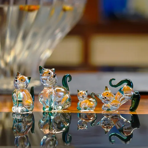Vista 6 de HDCRYSTALGIFTS Figuras de Gatos de Cristal Soplado de 2 pulgadas Coleccionables Paquete de 4 Estatua de Animal Gatito de Cristal Verde Esmeralda