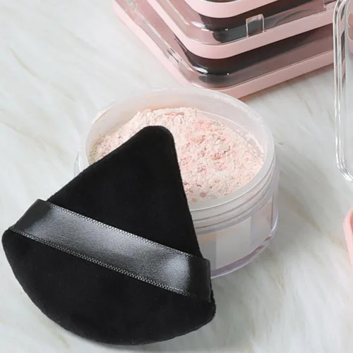 Vista 4 de Ocim 6 piezas de esponjas triangulares para polvo facial, esponjas suaves de terciopelo para polvo de maquillaje con estuche, negro y nude 2-negro