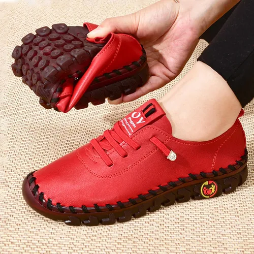 Vista 2 de AngryMonkey Mocasines planos de cuero para mujer, hechos a mano, antideslizantes, buen soporte de arco, transpirables, parte inferior suave