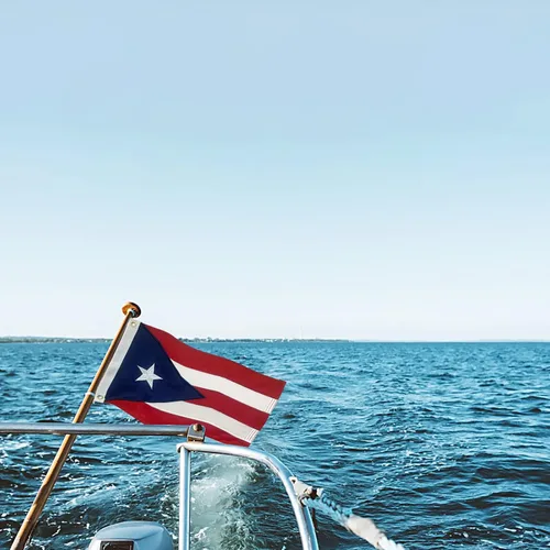 Vista 4 de Bradford Bandera de Puerto Rico de 12 x 18 pulgadas, banderas puertorriqueñas bordadas de doble cara para exteriores, banderas de nailon rico