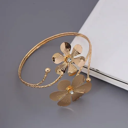 Vista 2 de Caiyao Boho Upper Arm Bracelet Cuff Bangle Gold Silver Flower Cuff Bracelets Mental Open Upper Arm Bangle Bracelet Adjustable Armband Jewelry for